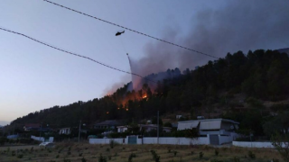 Arnavutluk’ta 12 farklı noktada yangın