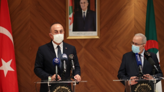 Bakan Çavuşoğlu, Cezayir dışişleri bakanı ile görüştü