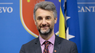 Başbakan Edin Forto, Saray Bosna'da onur yürüyüşünde