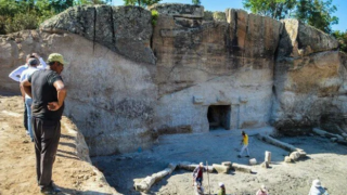 Frigya'daki kurtarma kazısında "Maltaş Tapınağı" gün yüzüne çıktı