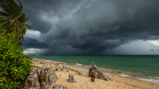 Karayip ülkeleri tropik fırtına için alarma geçti