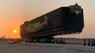 Mısır Firavunu Keops’un 4 bin 600 yıllık gemisi yeni evine taşındı
