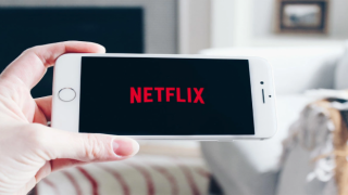 Netflix, akıllı telefonlardaki en büyük eksikliği giderdi