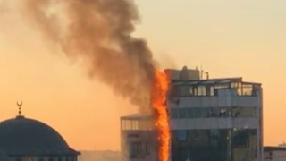 Taksim'de iş merkezinde çıkan yangın kontrol altına alındı