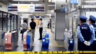 Tokyo'da banliyö treninde bıçaklı saldırı: 10 yaralı