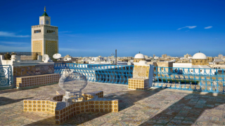 Tunus tarihinin en sıcak günlerini yaşıyor. Hava sıcaklığı 50 dereceyi aştı