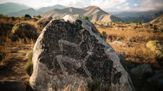 Türk tarihinin geçmişi burada yatıyor: Çolpon-Ata Petroglifleri