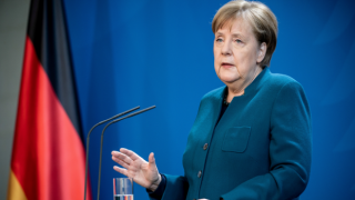 Almanya Başbakanı Merkel için hatıra oyuncağı üretildi