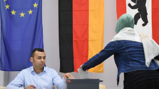 Almanya'daki seçimlerde başörtülü 2 kadının oy kullanılmasına izin verilmedi