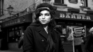 Amy Winehouse'un gardırobu satılıyor