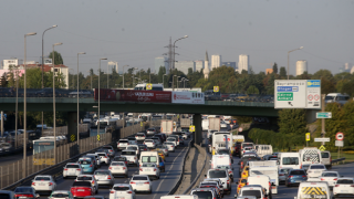 İstanbul'da haftanın son iş gününde trafik yoğunluğu yaşanıyor