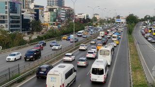 İstanbul'da sabah saatlerinde trafik yoğunluğu yüzde 60'ı gördü!