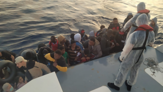 İzmir'de 166 göçmen kurtarıldı