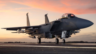 Katar, ABD'den satın aldığı savaş uçaklarının test uçuşunu yaptı