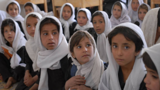 Taliban’dan kız öğrenciler için "eğitim" kararı!