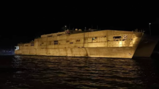 Tarihte ilk kez ABD gemisi Lübnan karasularına demirledi