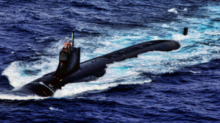 Amerikan denizaltısı Pasifik’te bilinmeyen bir cisme çarptı