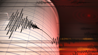 İran'da 5,2 büyüklüğünde deprem! 4 kişi yaralandı