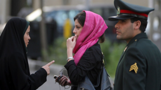 İran'da kadınların televizyonda bazı yemekleri yemesi yasaklandı!