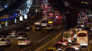 İstanbul'da trafik yoğunluğu yüzde 74'e yükseldi