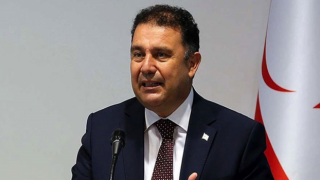 KKTC Başbakanı Ersan Saner, istifa ettiğini açıkladı