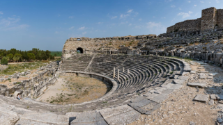 Miletos Antik Kenti'ndeki 2400 yıllık "Kutsal Mağara" ziyarete açıldı
