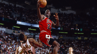 NBA yıldızı Michael Jordan'ın giydiği spor ayakkabılar rekor fiyata satıldı!