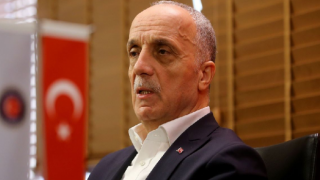 Türk-İş Genel Başkanı Ergün Atalay'dan kağıt toplayıcılara destek