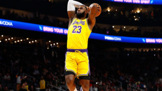 NBA'de LeBron'suz Lakers maçı kazandı