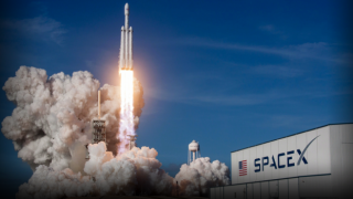 SpaceX, "Crew-3" uçuşuyla 4 astronotu daha uzaya gönderdi