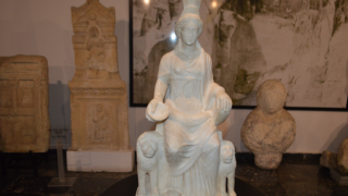 Bin 700 yıllık Kybele heykeli, evine döndü