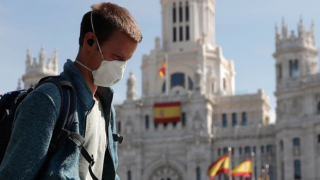 İspanya'da açık alanda maske kullanımı tekrar zorunlu olacak