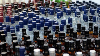 İzmir'de 6 bin litre sahte içki ele geçirildi