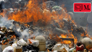 Meksika'da maaşlarını alamayan belediye işçileri çöp yaktı