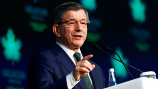 Ahmet Davutoğlu'ndan PCR testi tepkisi