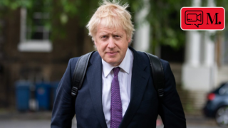 Boris Johnson, dans ettiği için Kraliçe'den özür diledi