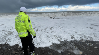 Bozkurt'taki sel felaketinde kaybolan 5 araç sahile vurdu