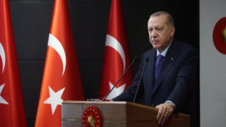 Cumhurbaşkanı Erdoğan, yine yastık altını işaret etti