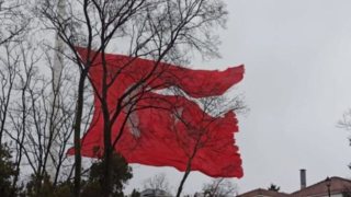 Fırtına, Çamlıca'da Türk bayrağını yırttı