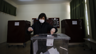 KKTC'de erken genel seçim için oy kullanma işlemi başladı