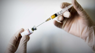 Kovid-19 aşısının yan etkileri sadece aşıdan kaynaklanmıyor
