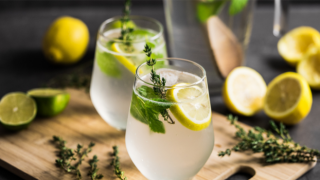 Limonlu su içmenin inanılmaz faydaları