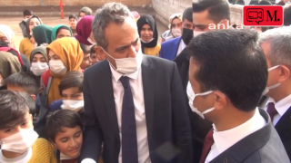 Mahmut Özer, Şanlıurfa'da bir okul müdürüne fırça attı
