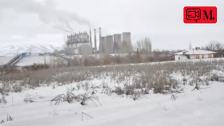 Termik santralin külleri karın üzerini kapladı