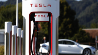 Tesla, İzmir'de süper şarj istasyonu kuracak
