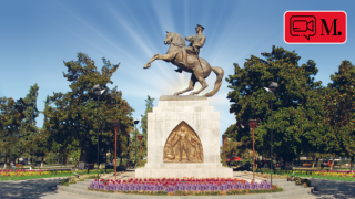 At üzerindeki Atatürk heykelleri ve tarihçeleri