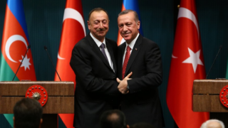 Erdoğan, Aliyev ile Rusya-Ukrayna krizini görüştü