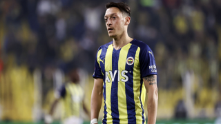 Fenerbahçe'nin Slavia Prag maçı kamp kadrosunda Mesut Özil yer almadı