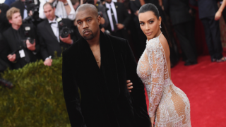 Kanye West, Kim Kardashian' ın kopyasıyla aşk yaşıyor