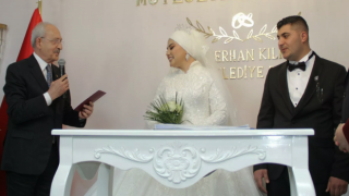 Kemal Kılıçdaroğlu, İzmir'de nikah şahitliği yaptı
